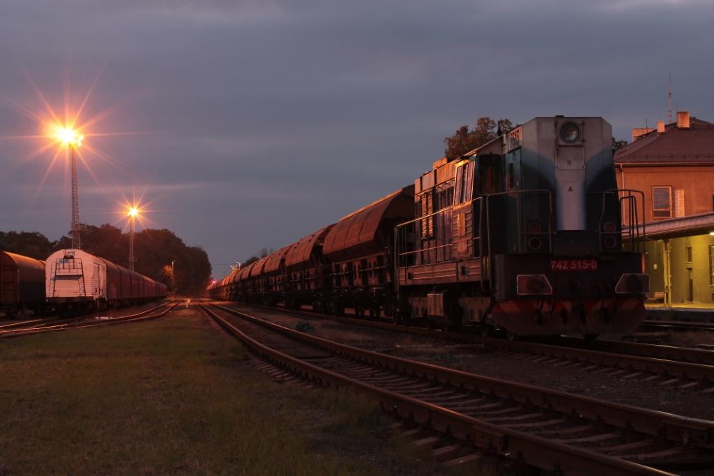 742 515, Opava-zpad, (na postrku 740 545) ped odjezdem do Ostravy a dle na zpad, 5.10.2011