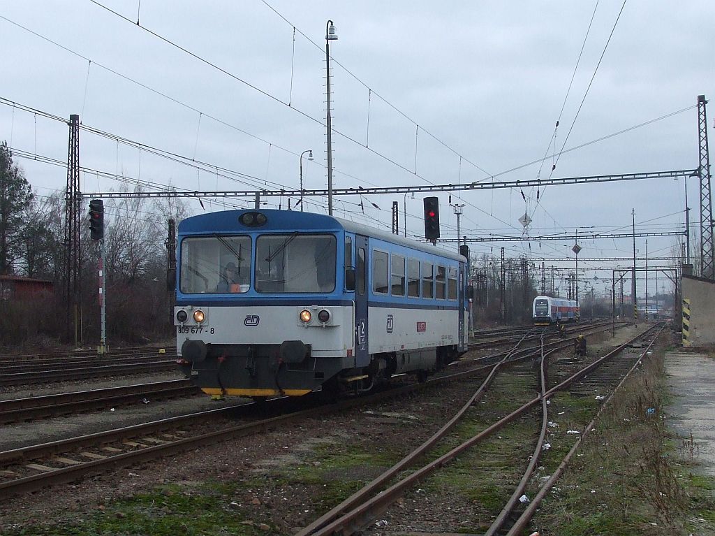 809 677 Os 19413 - elkovice (11. 1. 2012)