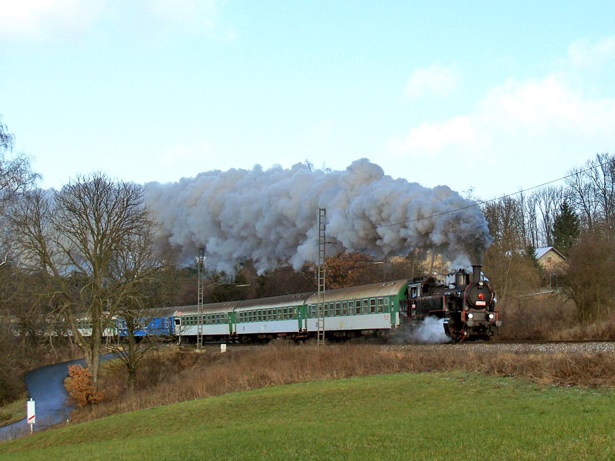 423.009 (Os 20019) u Machovic (Letohrad - Vermovice) 1.12.2012