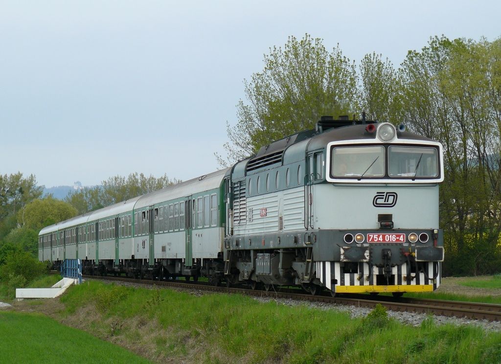 754 016-4 Dobrotice(4.5.2008,R 1444,foto-Ale Krka)