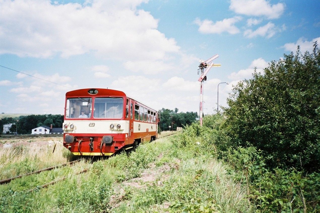 810.321 v Os 17707 z Kralovic do Rakovnka, vjd do Odb. Rakona 8.7.2002