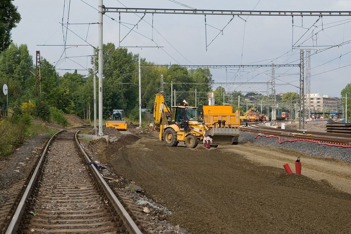 Ped provizornm zapojenm maleick koleje bylo teba udlat nov spodek.