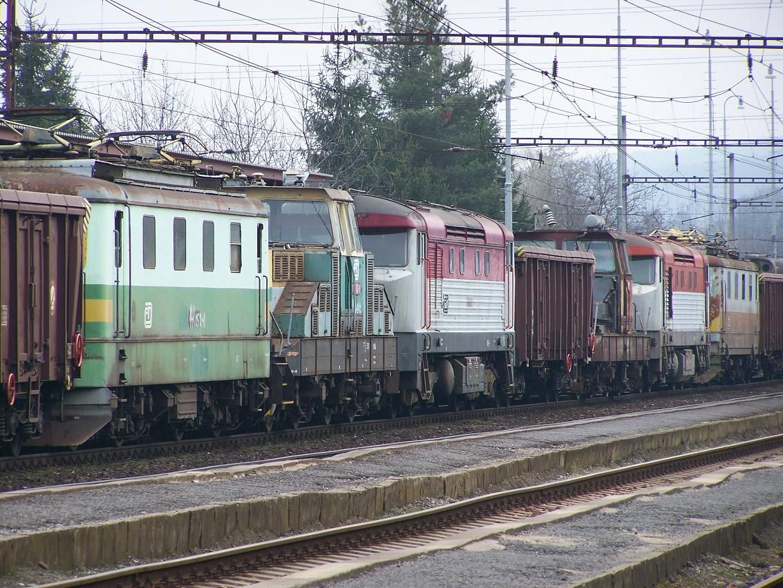 363 050 - 141 052,110 047,749 244,210 020,749 140,121 015,851 019,831 082,851 034 - Dobichovice