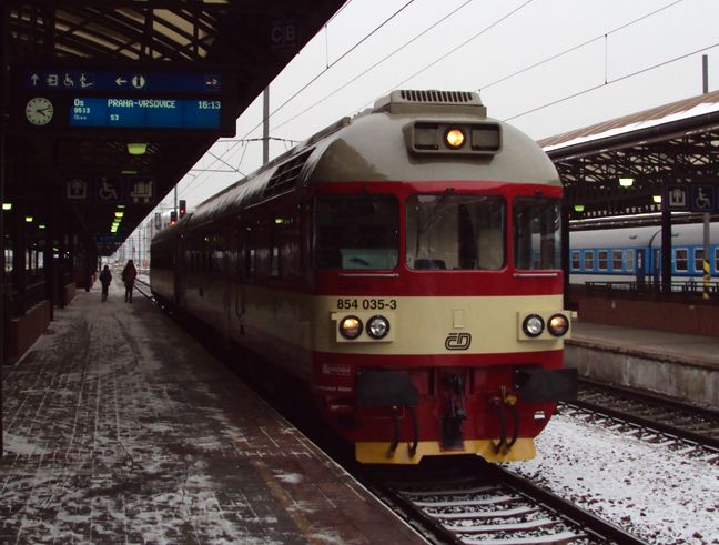 854.035, Praha hl.n., Os9513, 7.2.2012