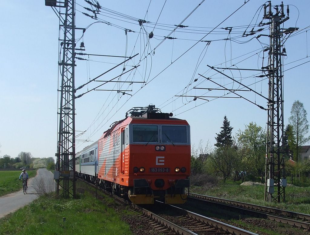 163.093 Os 6413 Lys n. L. (20. 4. 2011)