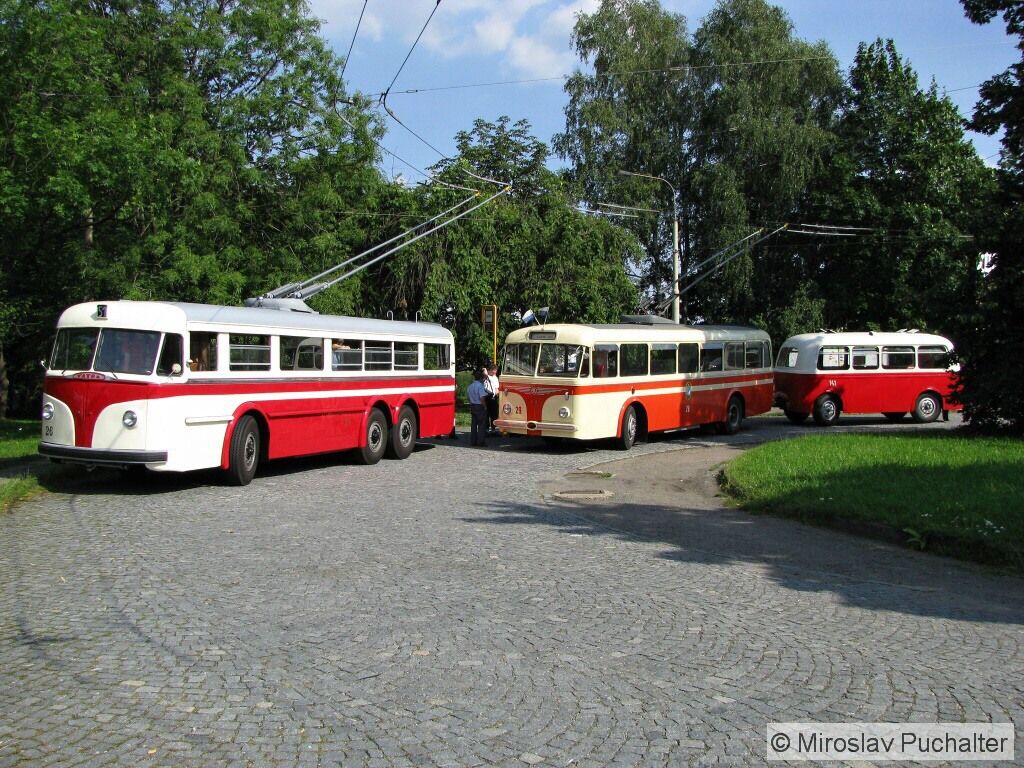 Tatra T400 a koda 8 Tr + Karosa B 40 ve smyce 