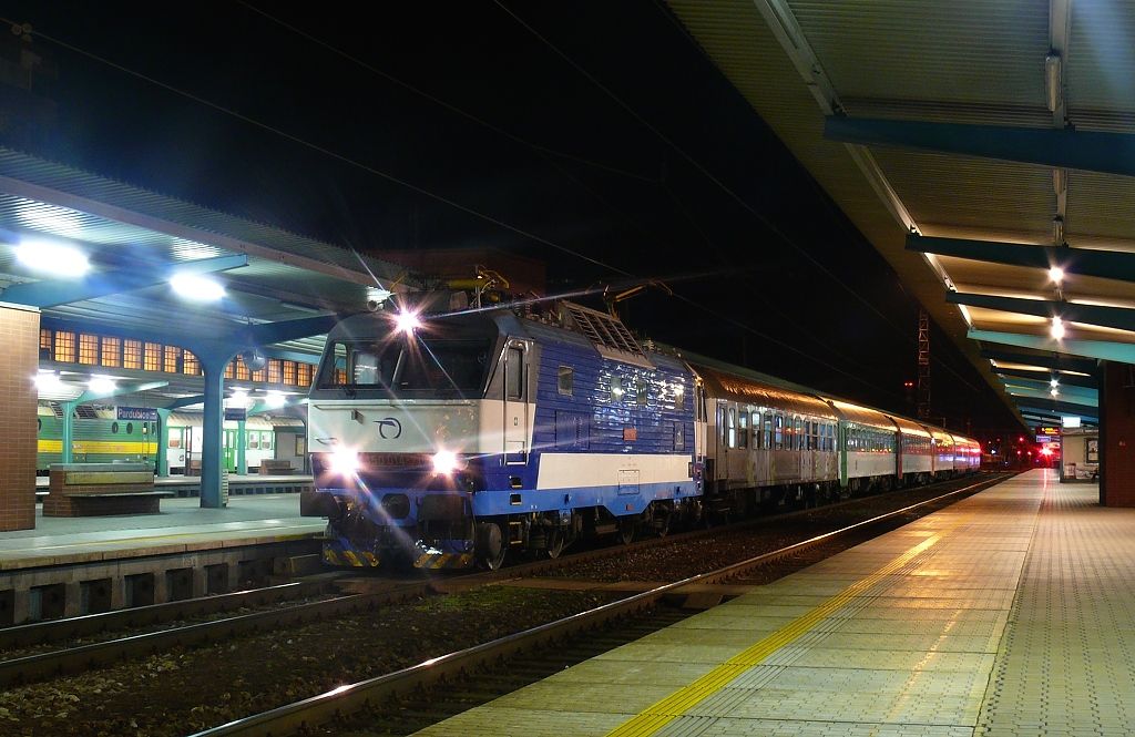 Pardubice : 350 014-7 s EC 344 AVALA