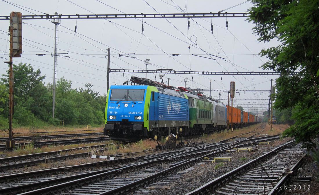 PKPC189.154+ET22-1177+MTR186.187 vykv na volnou kolej v Uhnvsi, Praha-Hostiva