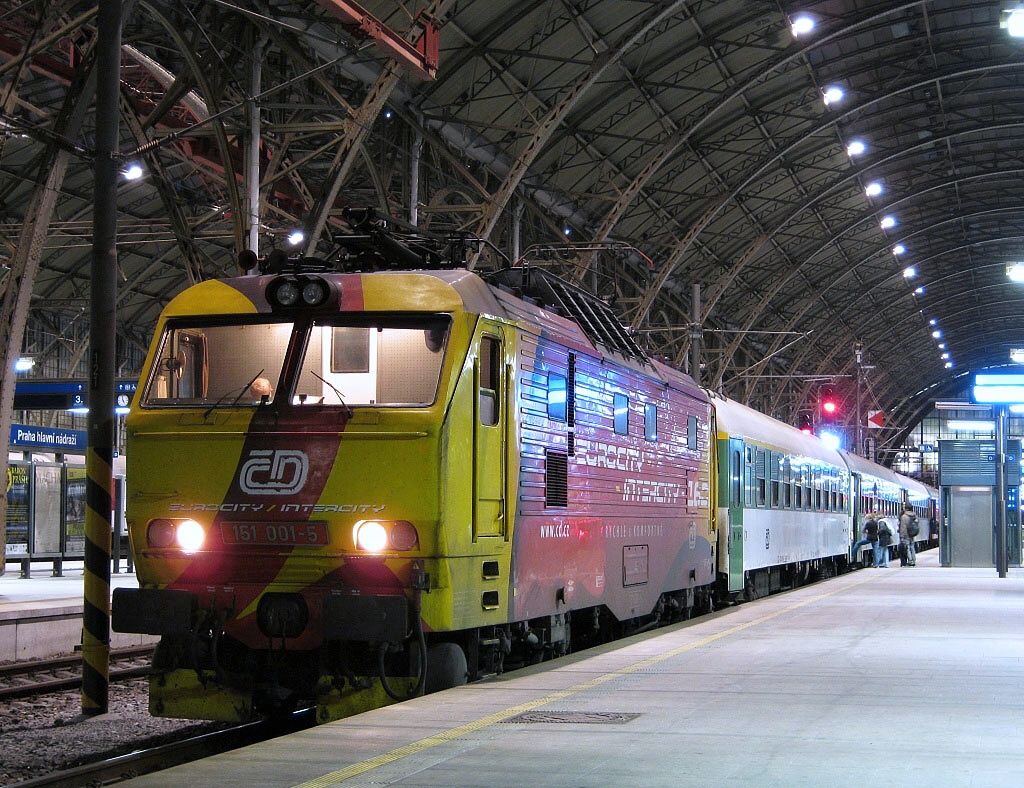 151.001-Praha hl.n-Ex 523(13.11.2010)