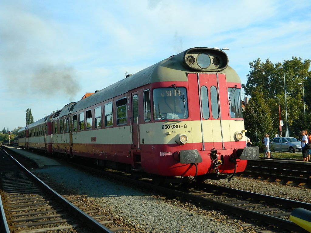 850030-8;v Uhersk Hradit;(Os 4307 Star Msto u Uh. Hradit-Bylnice)