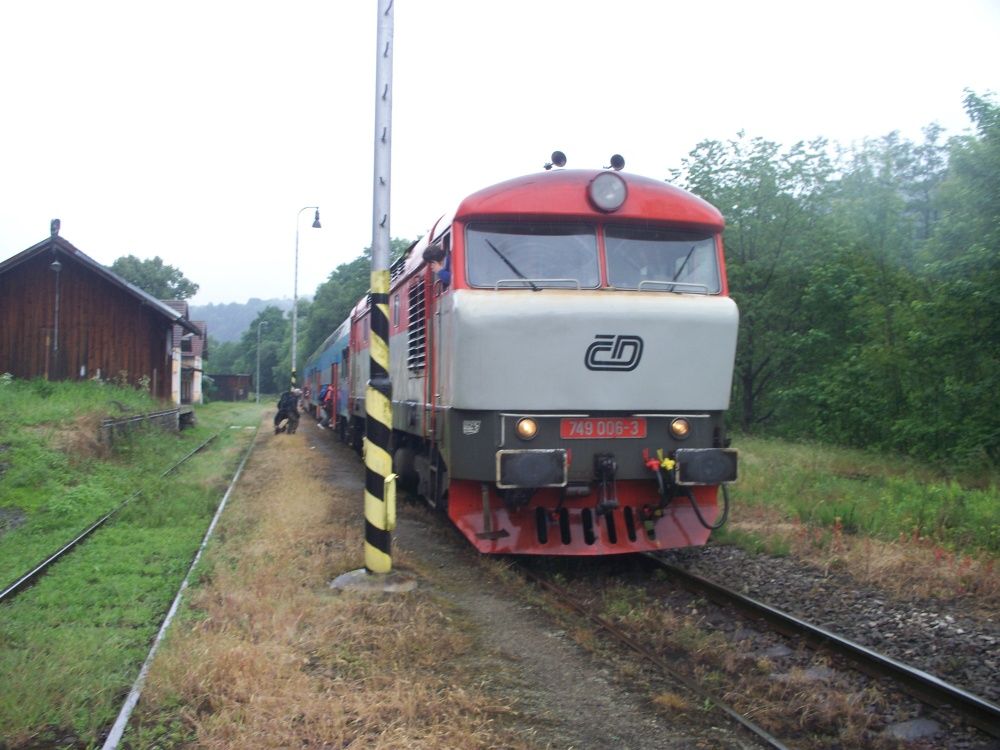 749 006-3 esk ternberk (10.6.2012) - Os 9206, v deti a bhu :-)