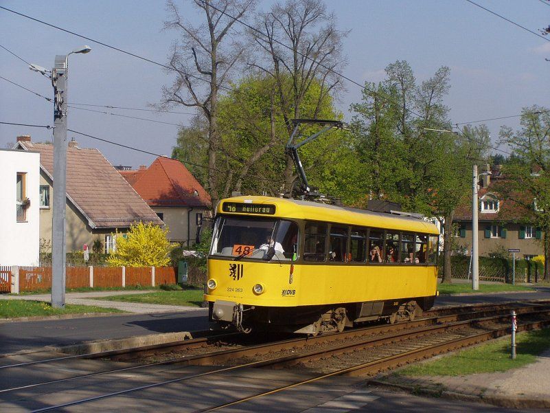 mezi zstavkami Am Hellerrand a H.-Tessenow-Weg