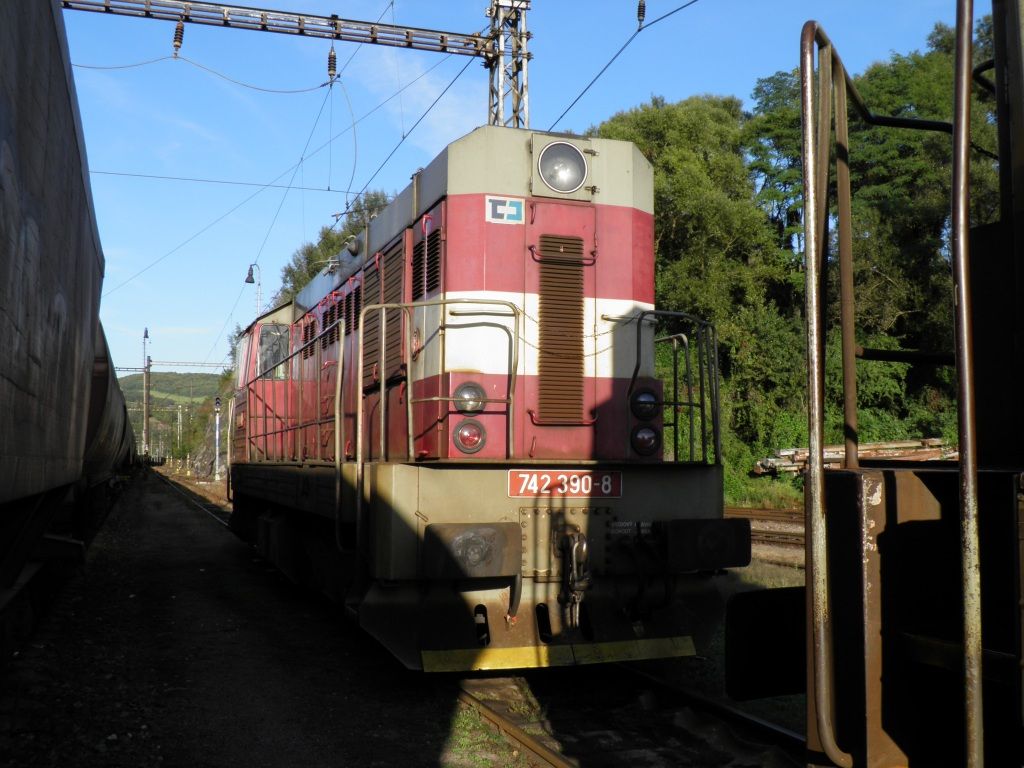 742 390-8, Beroun