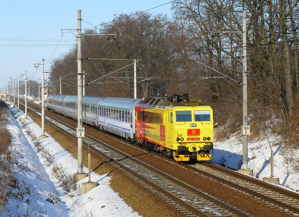 362 121-6 Huln(19.1.2009,EC 103,foto-Ale Krka).