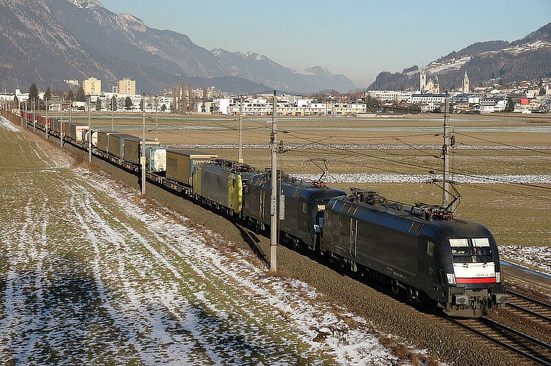 ES64U2-098+023+ES64F4-023 Schwaz-Hall/T. 23.1.2010