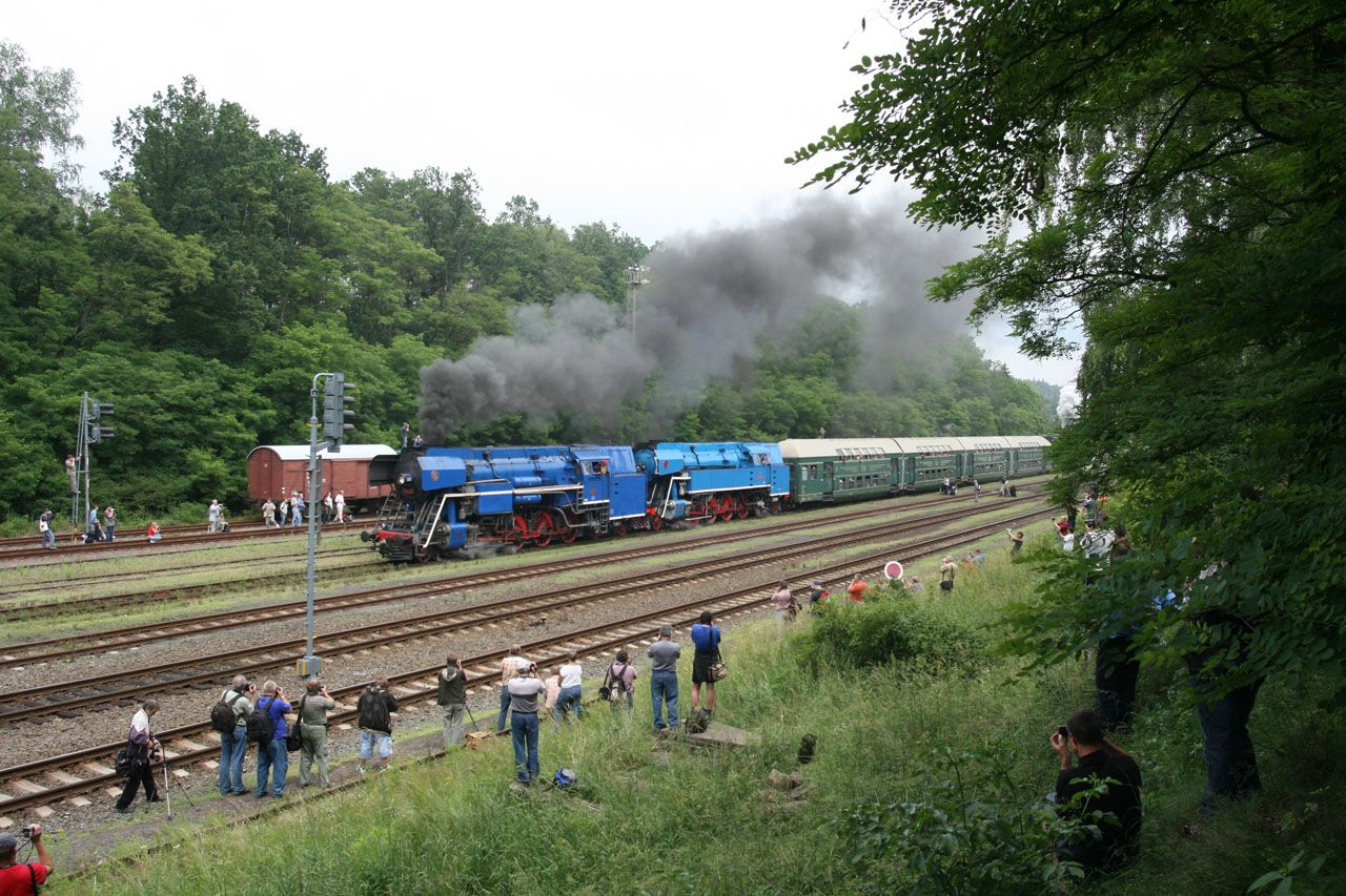 odjezd do milostna v ele 477.013 v zvsu 477.043 a na postrku 464.202