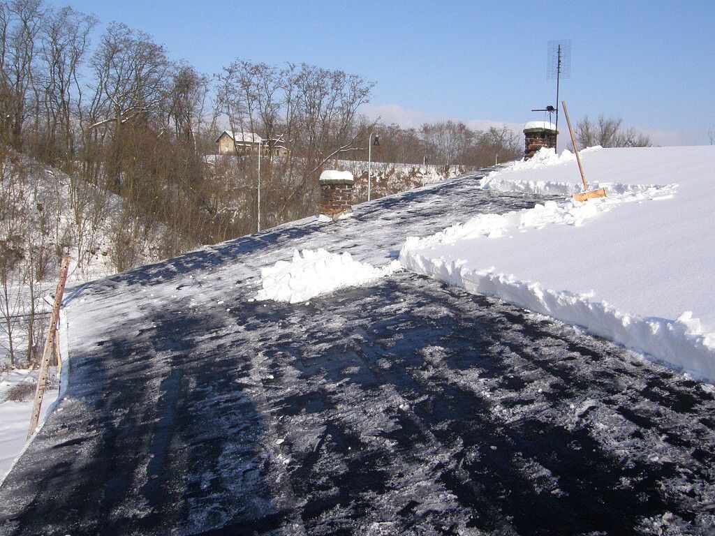 Stecha bakovsk toprny zavalena snhem 20.1.2010 foto-M.ich