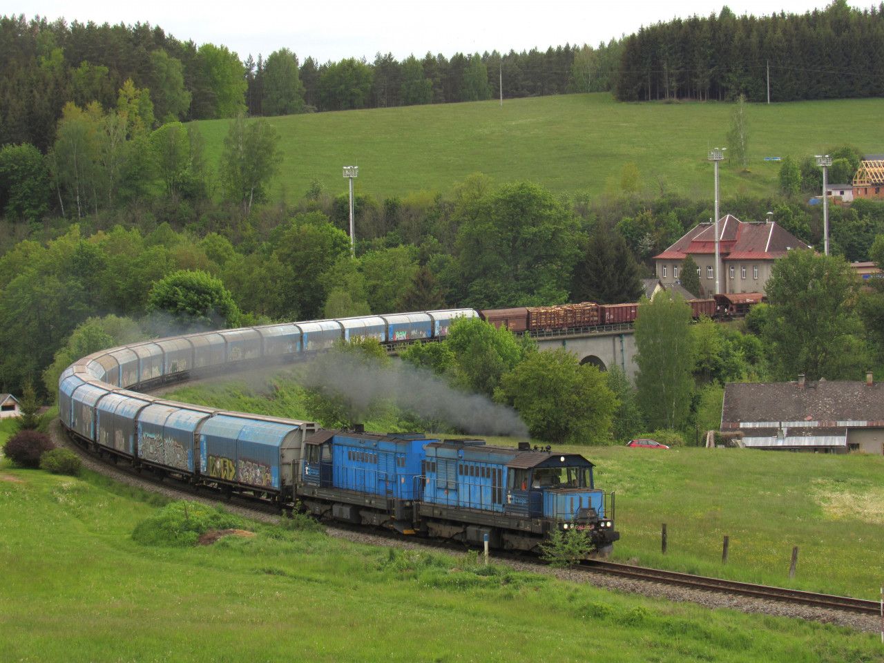 Pokud se nepletu, tak odklon byl sloen z 25 voz, 18 voz jelo z KRPY.  24.5.2020 Star Paka 