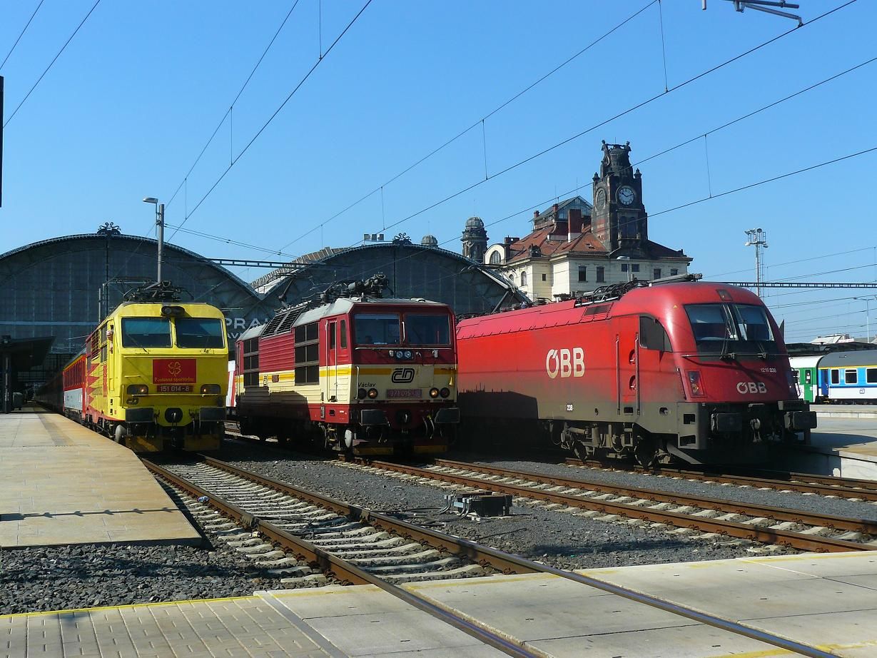 151.014+371 015+1216 238 Praha Hl.n.