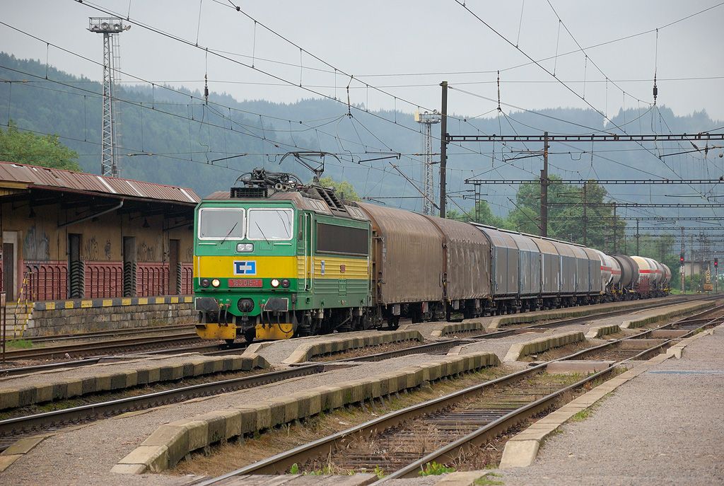 163 015; st nad Orlic;4.7.2011