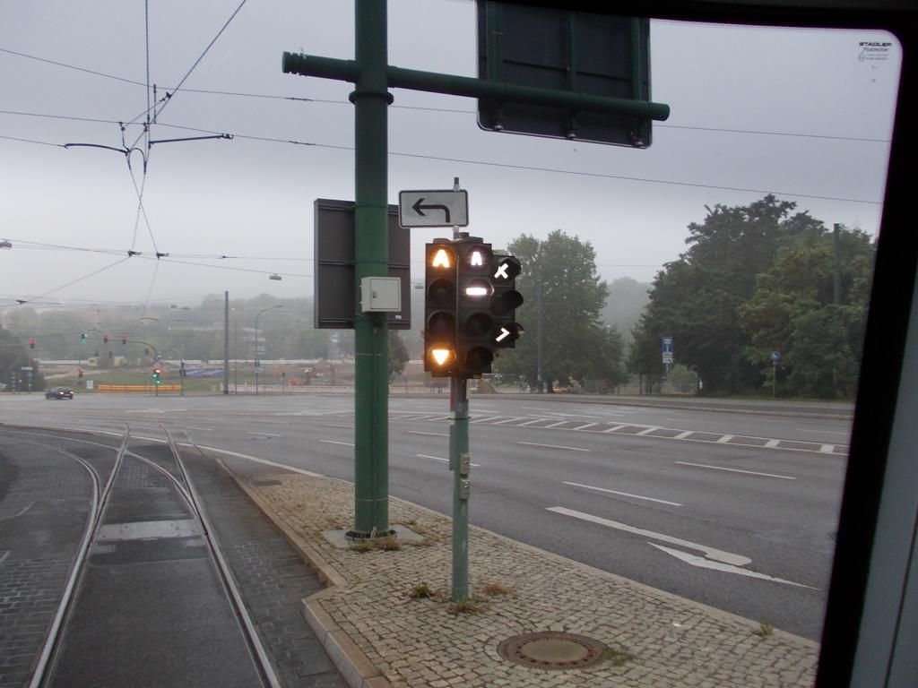 Stejn msto jako na pedchozm obrzku. Vpravo (rovn) do smyky je zatm stj