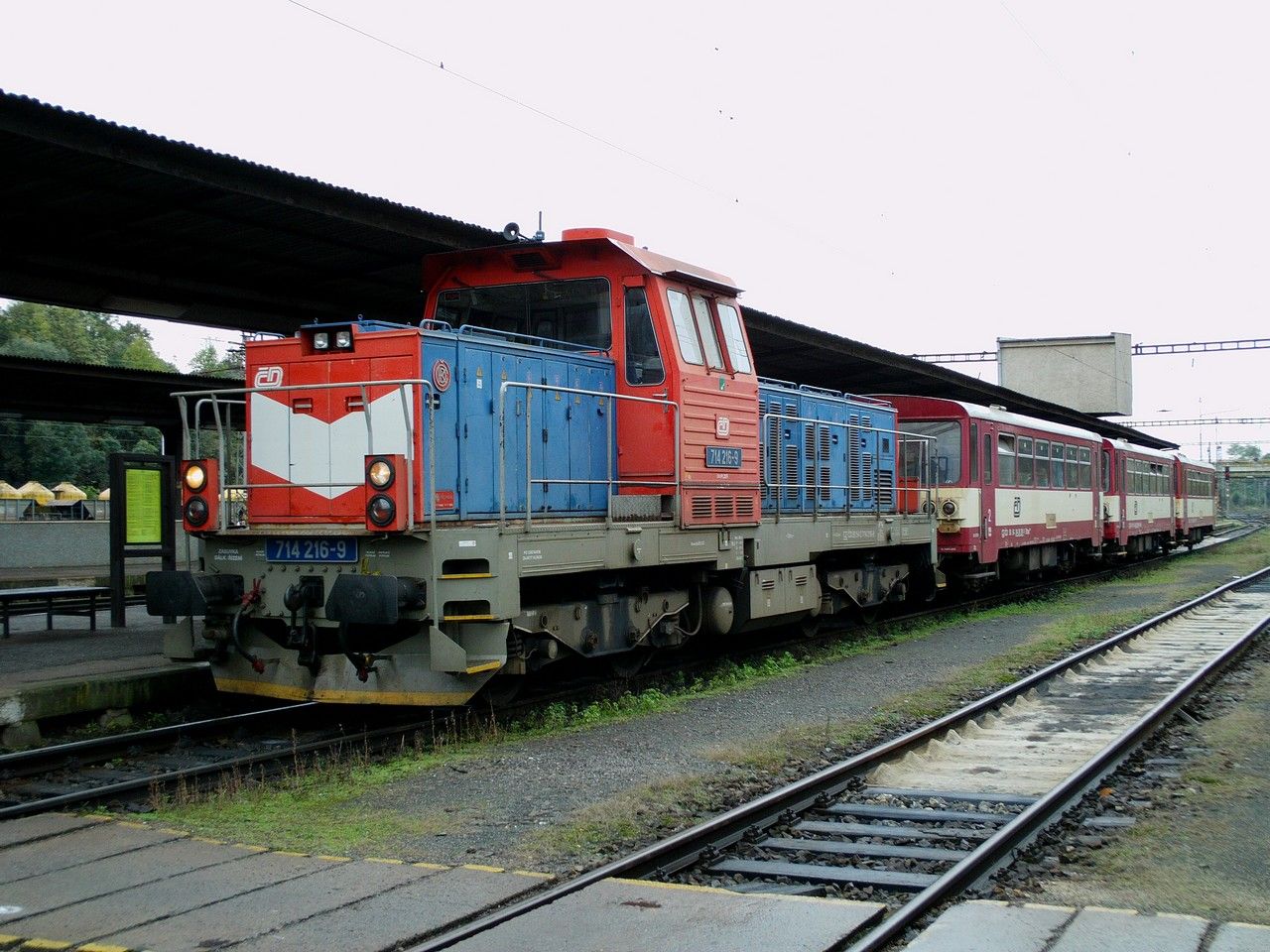 714.216 v Os 7731 do Rakovnka v st. Beroun, 29.9.2010