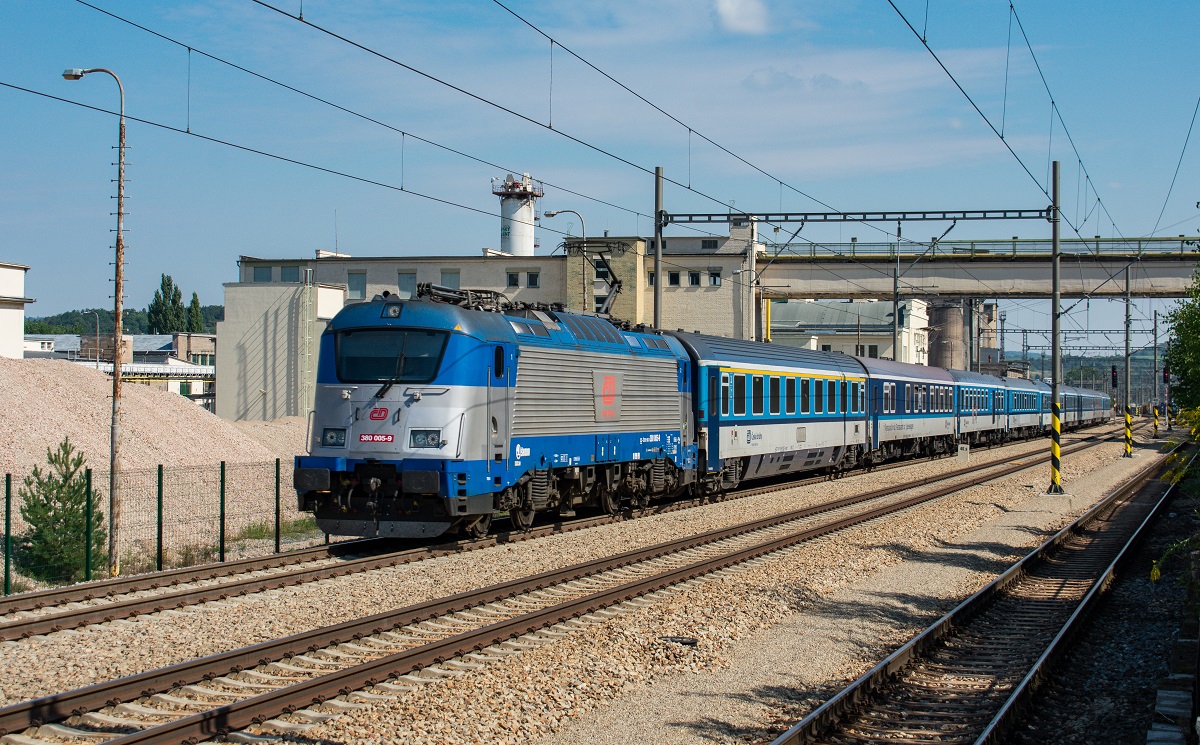 380 005 IC 512_tra 170 sek Beroun - Krlv Dvr - 04.09.2022