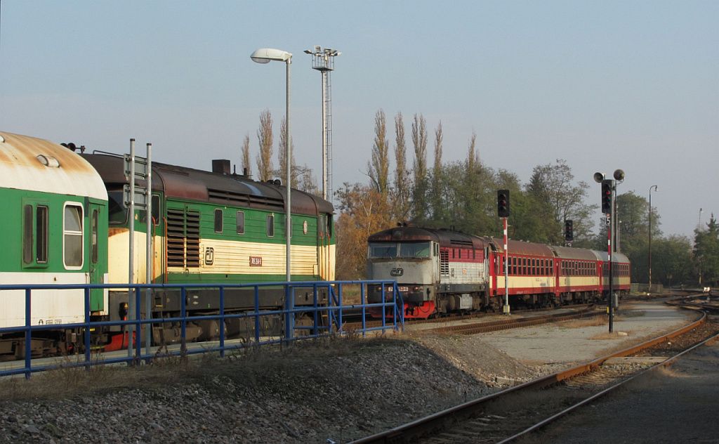 749.264 (R1144), 749.253 (nhrada na R1143), Neratovice, 6.11.2011