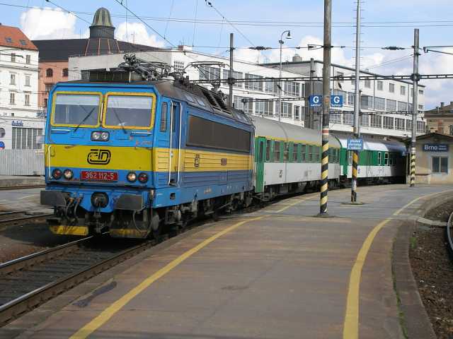 Esko 362.112 odjd s R 277 Slovan z Brna.