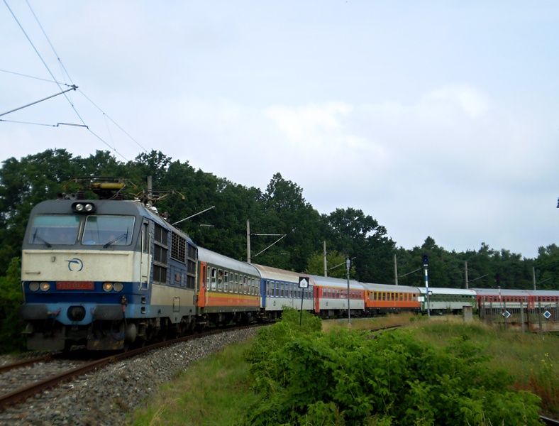 350 017 Avala