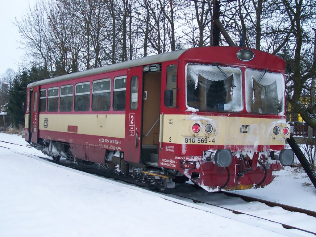 Motorov vz 810 569 -4 v Jemnici 15.12.2010 (foto Pavel Valenta)