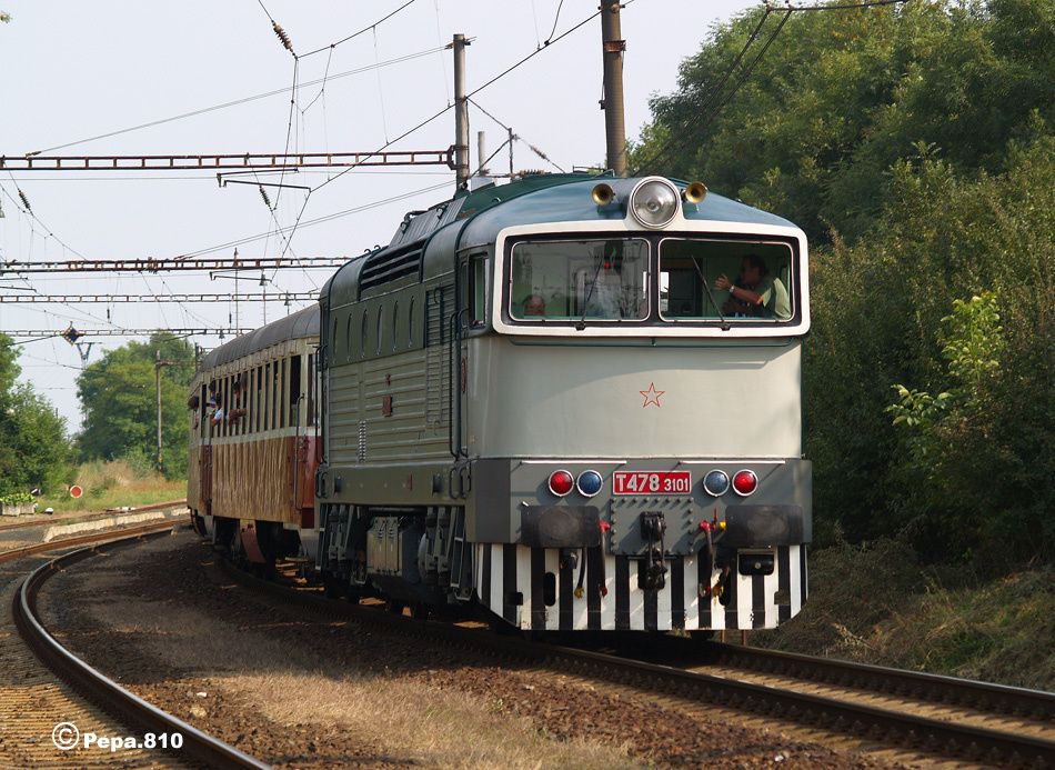 753.101 na postrku vlaku 36097, Hoetice, 31.08.13