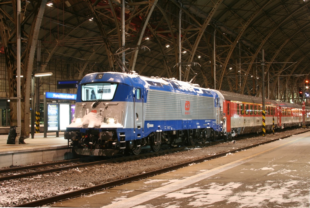 380 007 na EC 379 Praha hl.n.