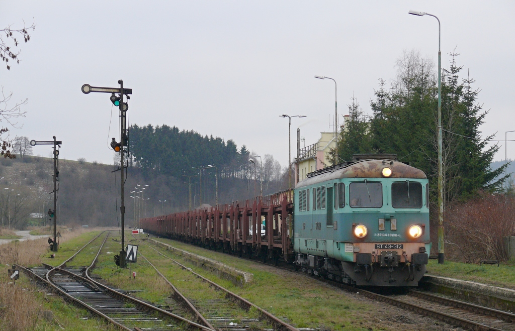 Mieroszow : ST43-312 ek na odjezd zptky do Walbrzychu 