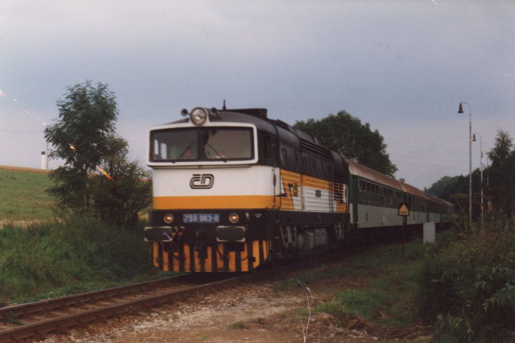 750.063 Spn vlak 1983 lto 2002