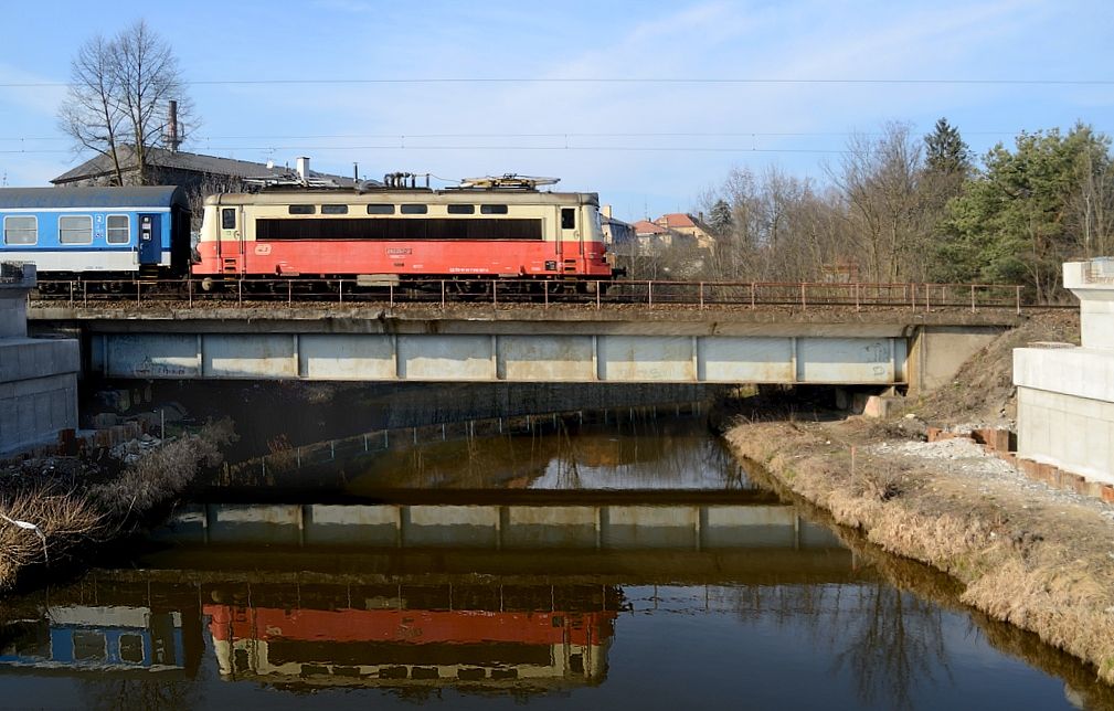 Jet jeden most ale te pes Lunici. Dnes 667 Vajgar.