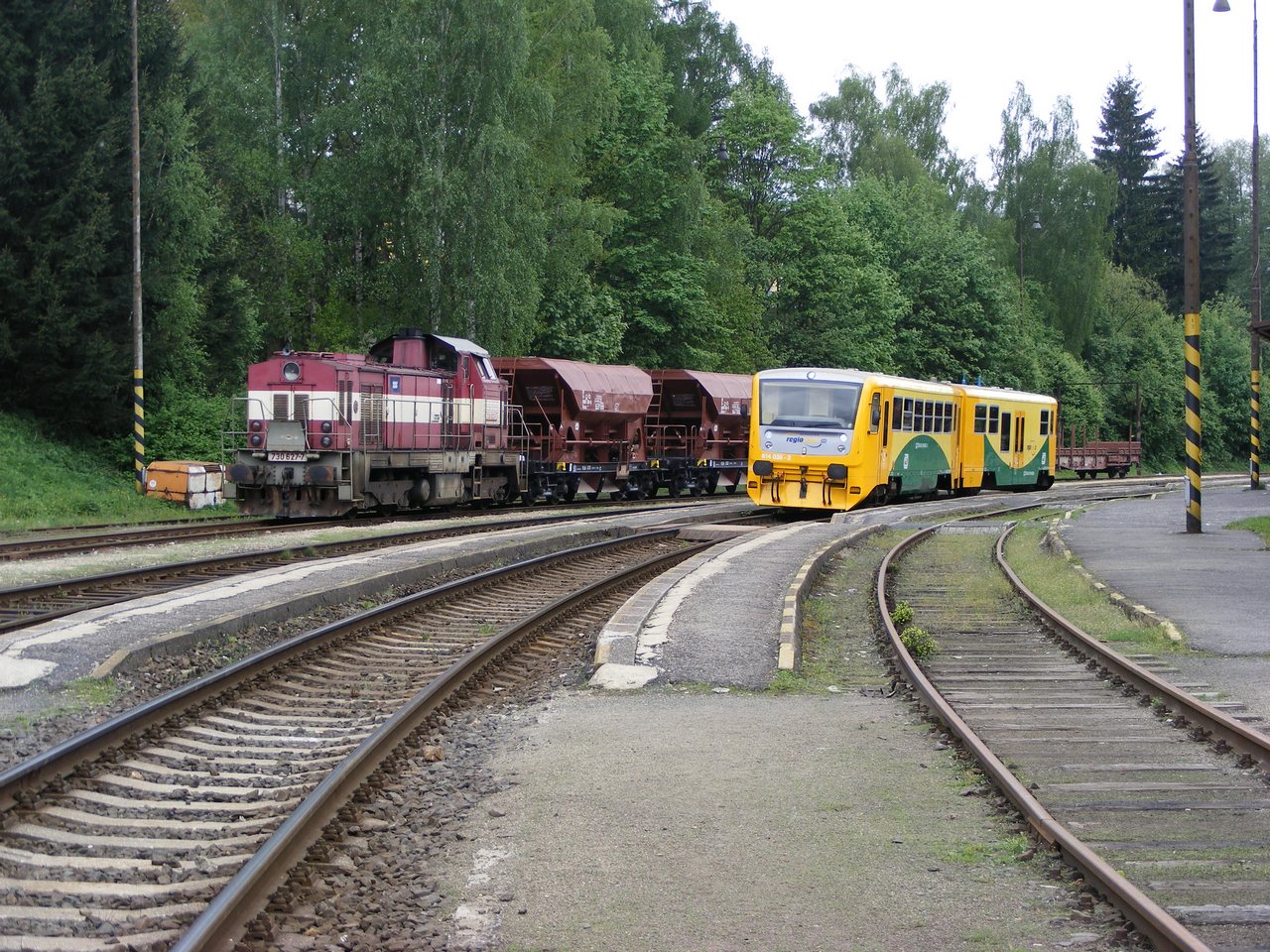 730 627 + 814 035, Nejdek