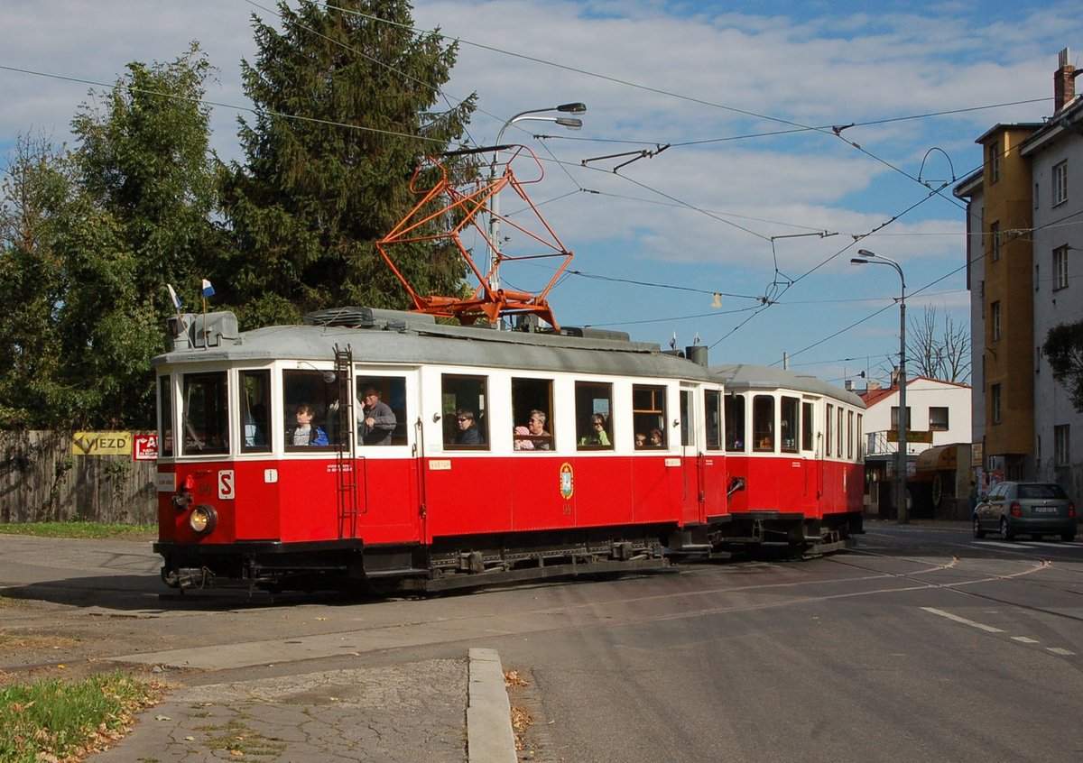 v pracovn dny piky, o vkendu...