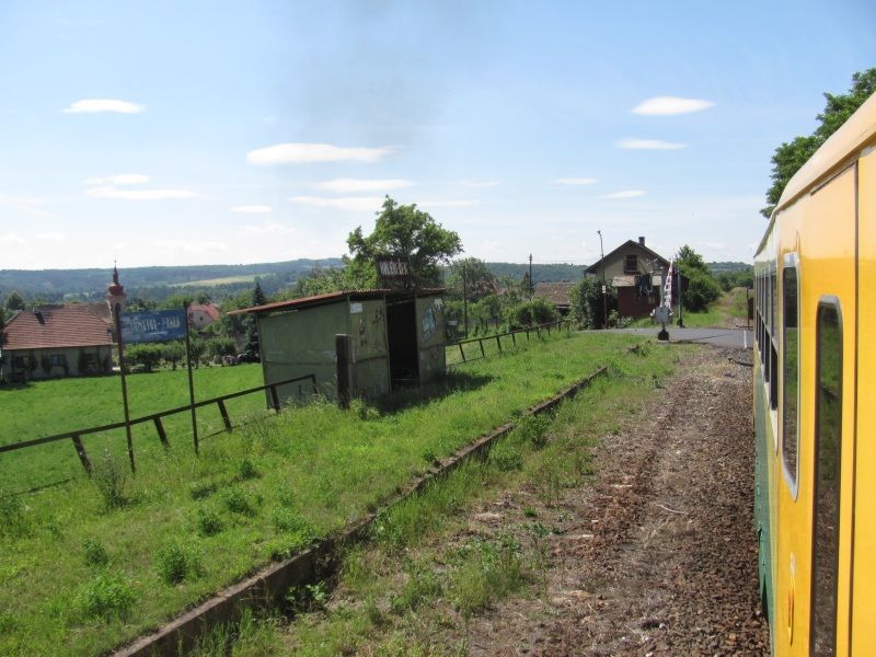 Bval eleznin zastvka Holedeek na trati . 124