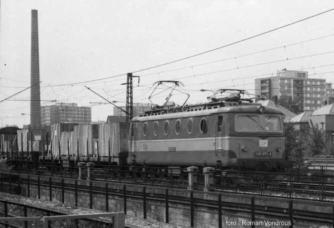 140 051 Pardubice, r. 1990