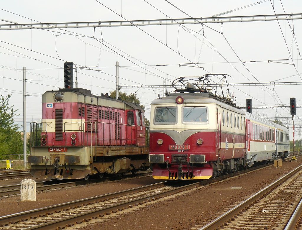 140 076-1+742 062-3 Prosenice(11.9.2009,foto-Ale Krka).