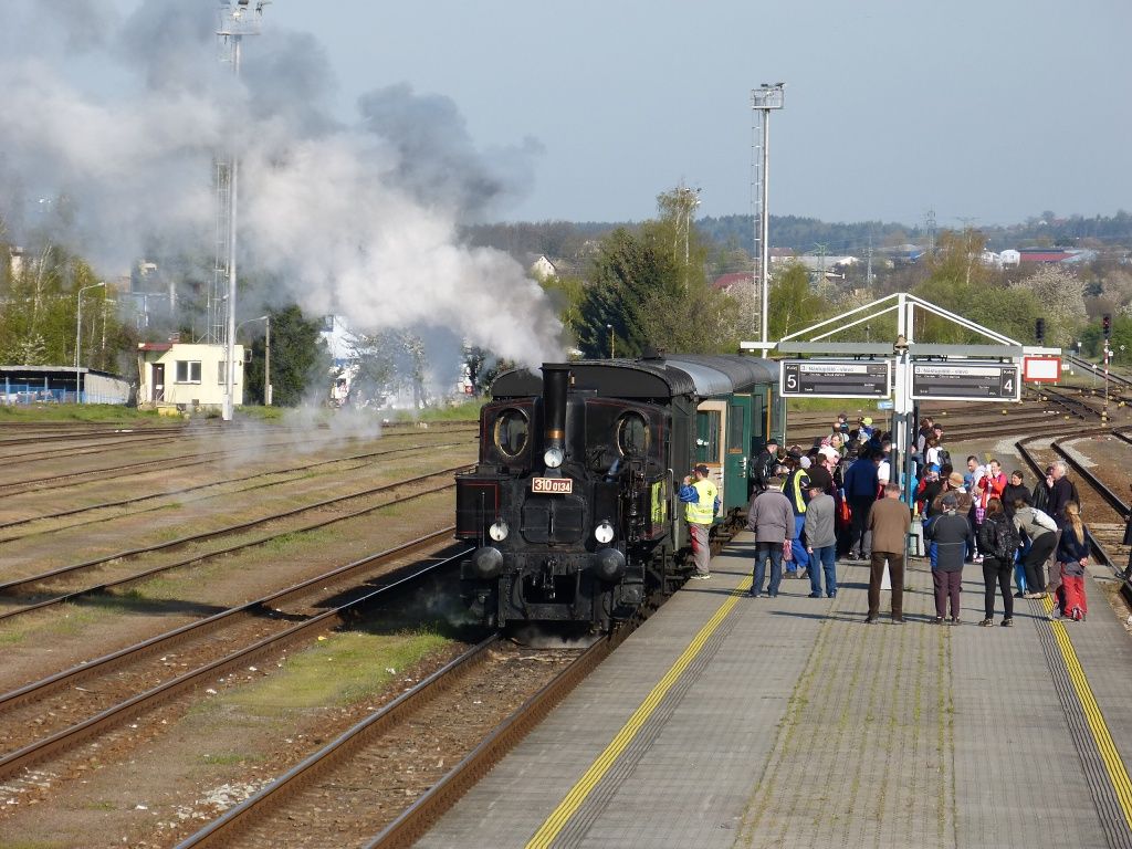 310.0134 ped odjezdem z Turnova 30.4.2016 foto-M.ich 