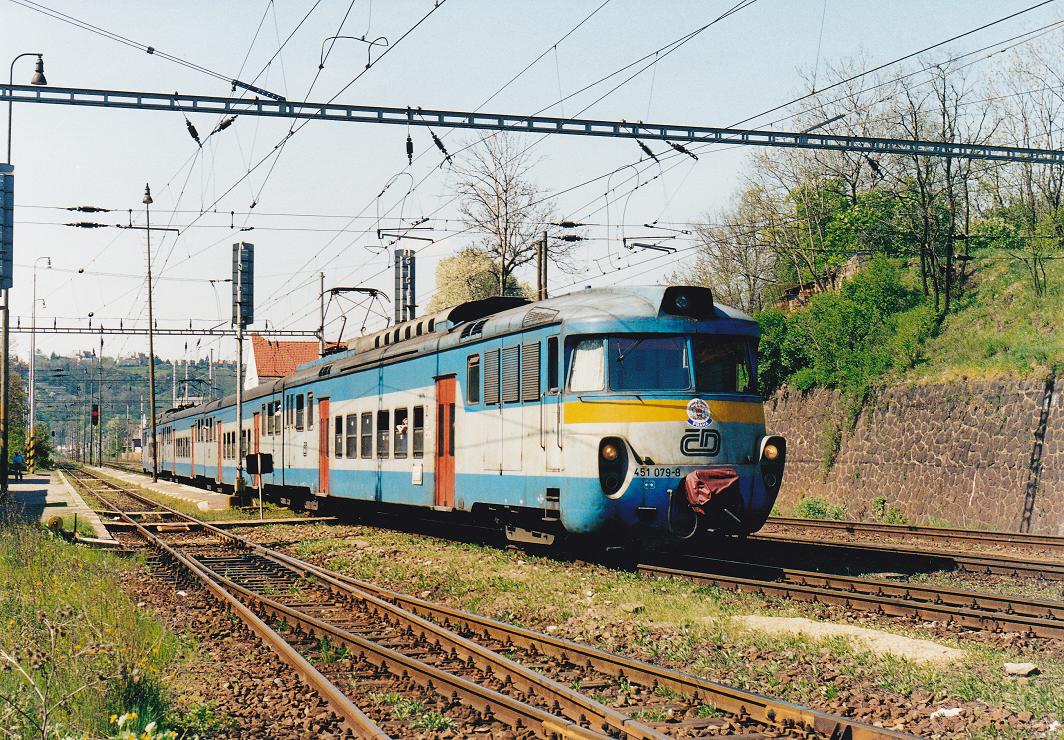 451.079 Praha Bubene 23. 4. 2000