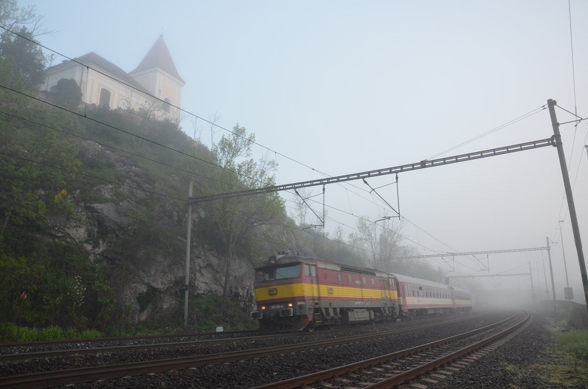 6.5.2013  749 100-4  Praha Zlchov   R 1242