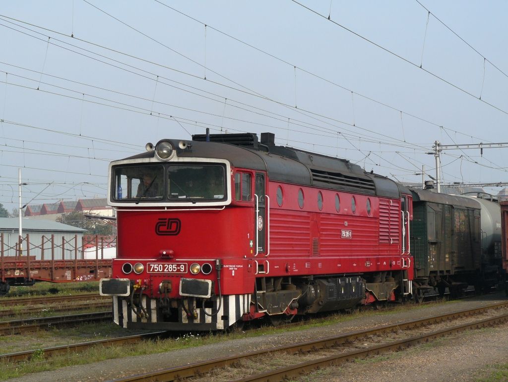 750 285-9 Hradec Krlov(11.10.2007,foto-Ale Krka)