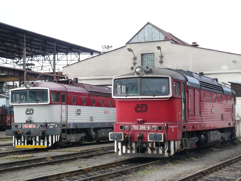 750 285-9+754 061-0 Trutnov(27.2.2008,foto-Ale Krka)