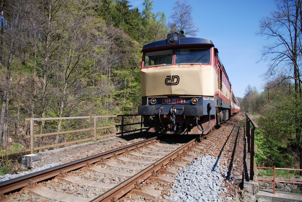 749.257, sek Hluboky - Hluboky zastvka, Os3532, 28.4.2012