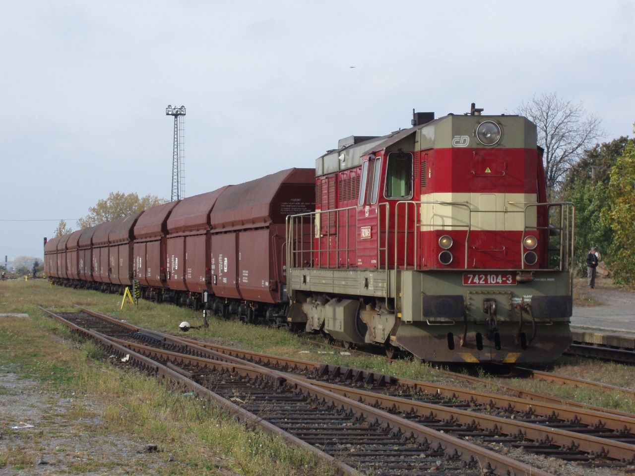 742 104-3 Holeov(Pn 61903,23.10.2006-foto:M.Nesrsta)