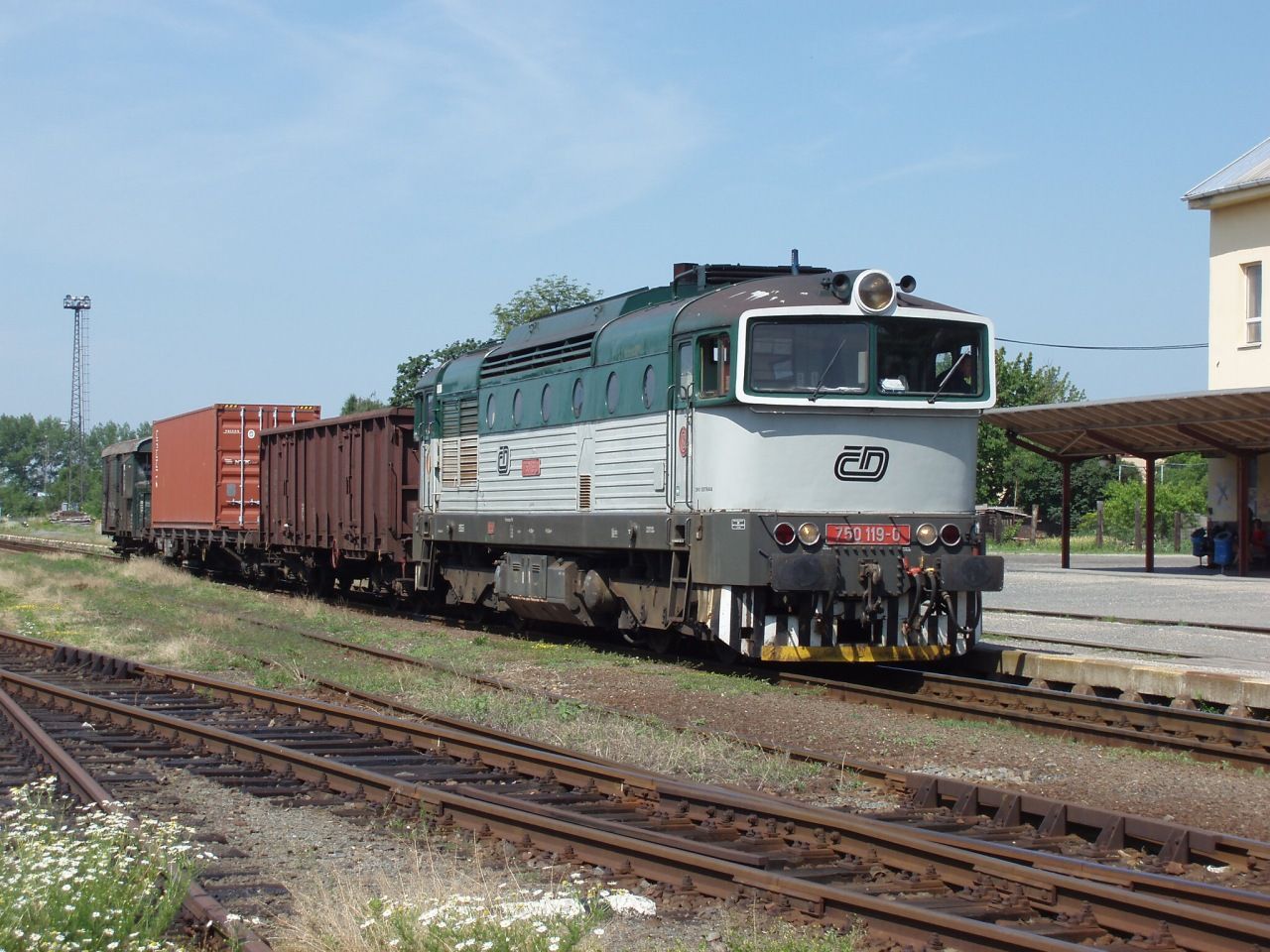 750 119-0 Holeov(Mn 81051,3.7.2006-foto:M.Nesrsta)