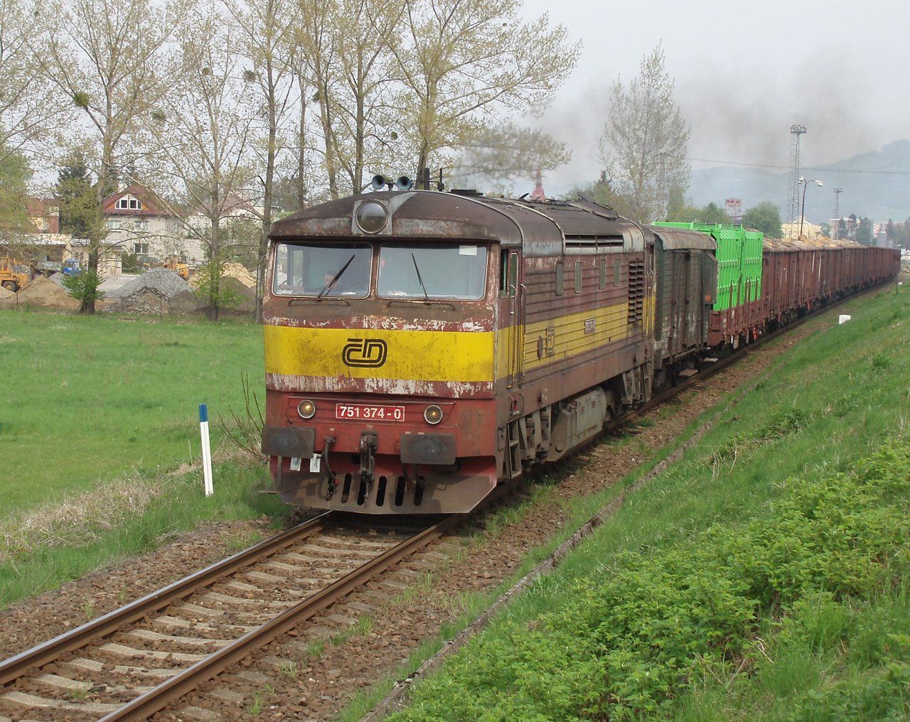 751 374-0 Holeov(Mn 81050,28.4.2006-foto-M.Nesrsta)